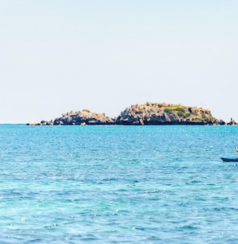 Kayaking in Shoalwater Islands Marine Park